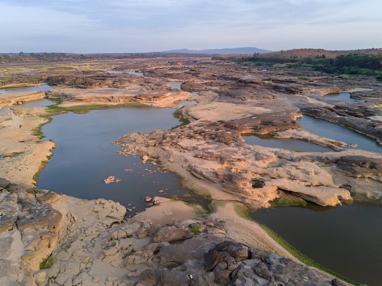 Vue aérienne du canyon de Sam Phan Bok au bord du Mékong, en Thaïlande